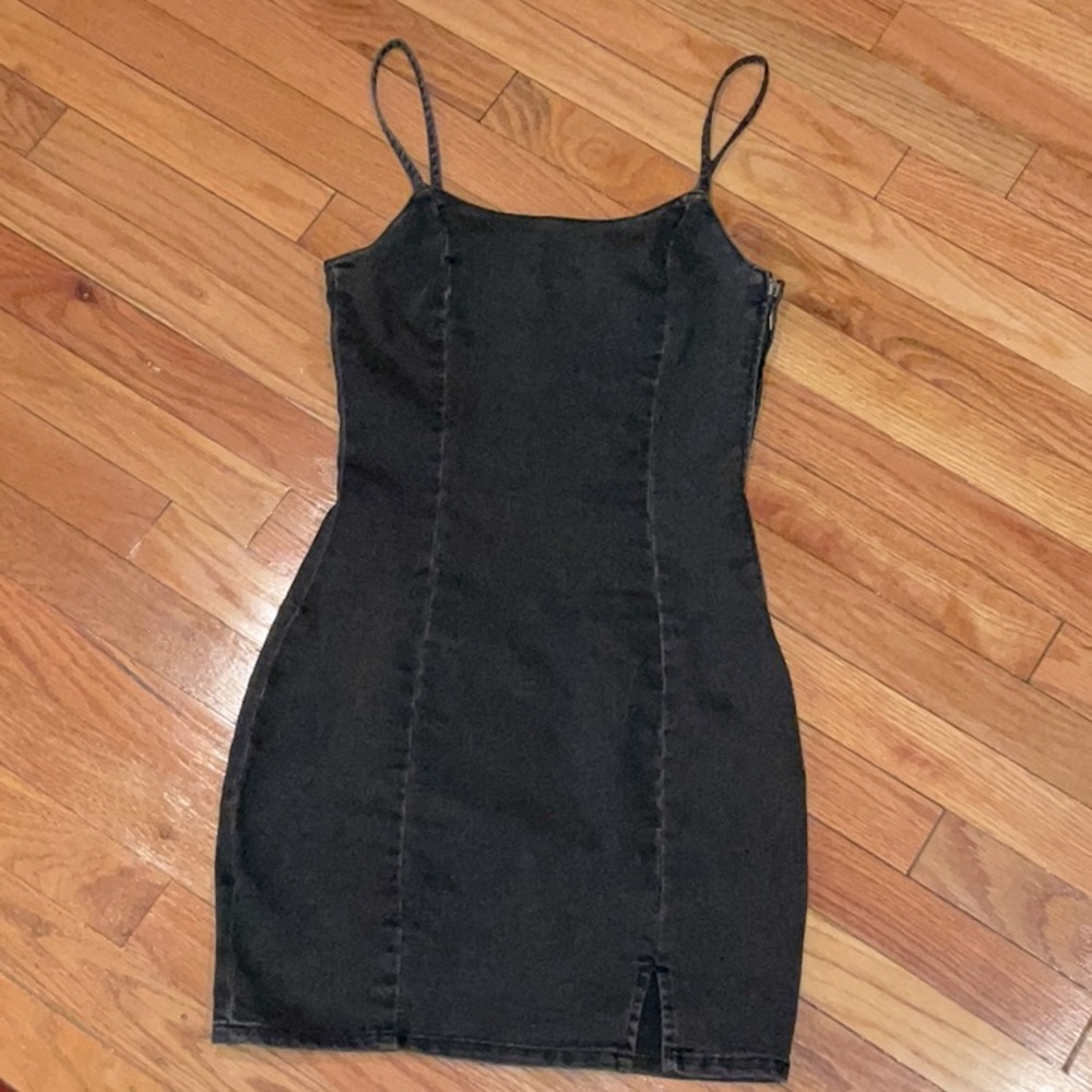 So cute body con denim dress